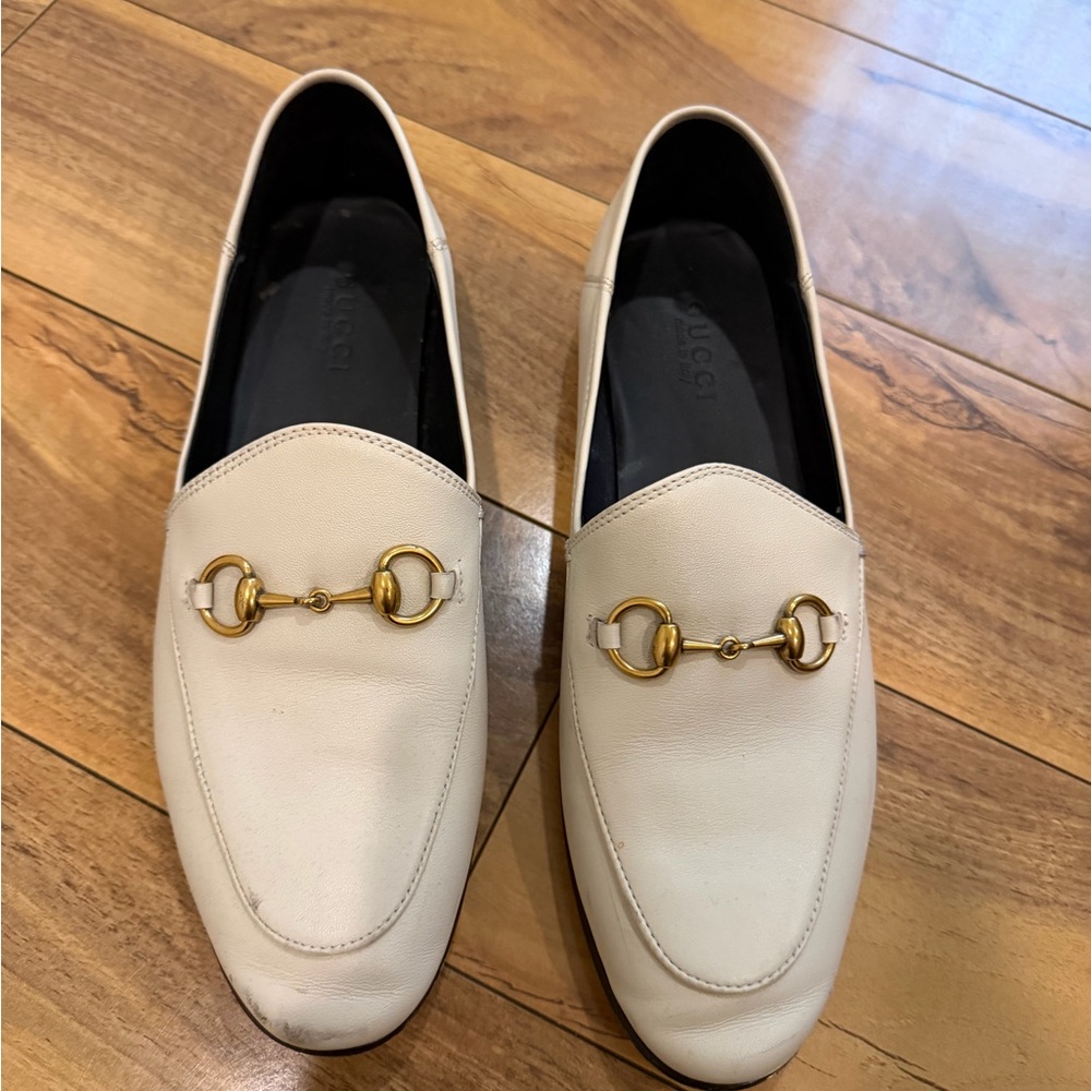 Gucci Women's Cream Loafers with Gold Hardware
